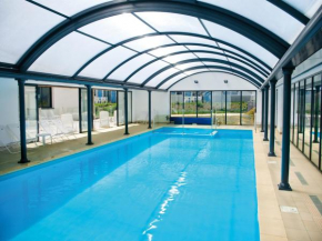 Comfy holiday home near golf course